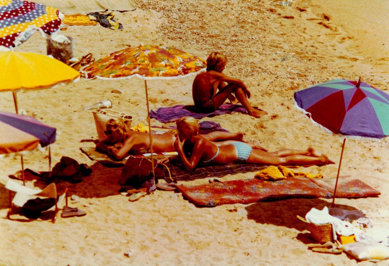 19740801-Tossa-de-Mar-strand.tif